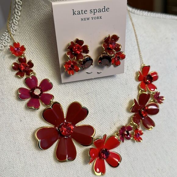 KATE SPADE NECKLACE & EARRINGS SET ENAMEL FLOWERS DAISIES POPPIES REVERSIBLE NWT - Picture 6 of 16